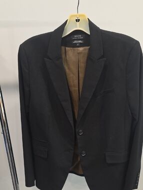 RW&CO. Black Women's Two-Button Blazer with Brown Lining